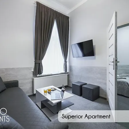 Primero Elegant Old Town 公寓式酒店 4*